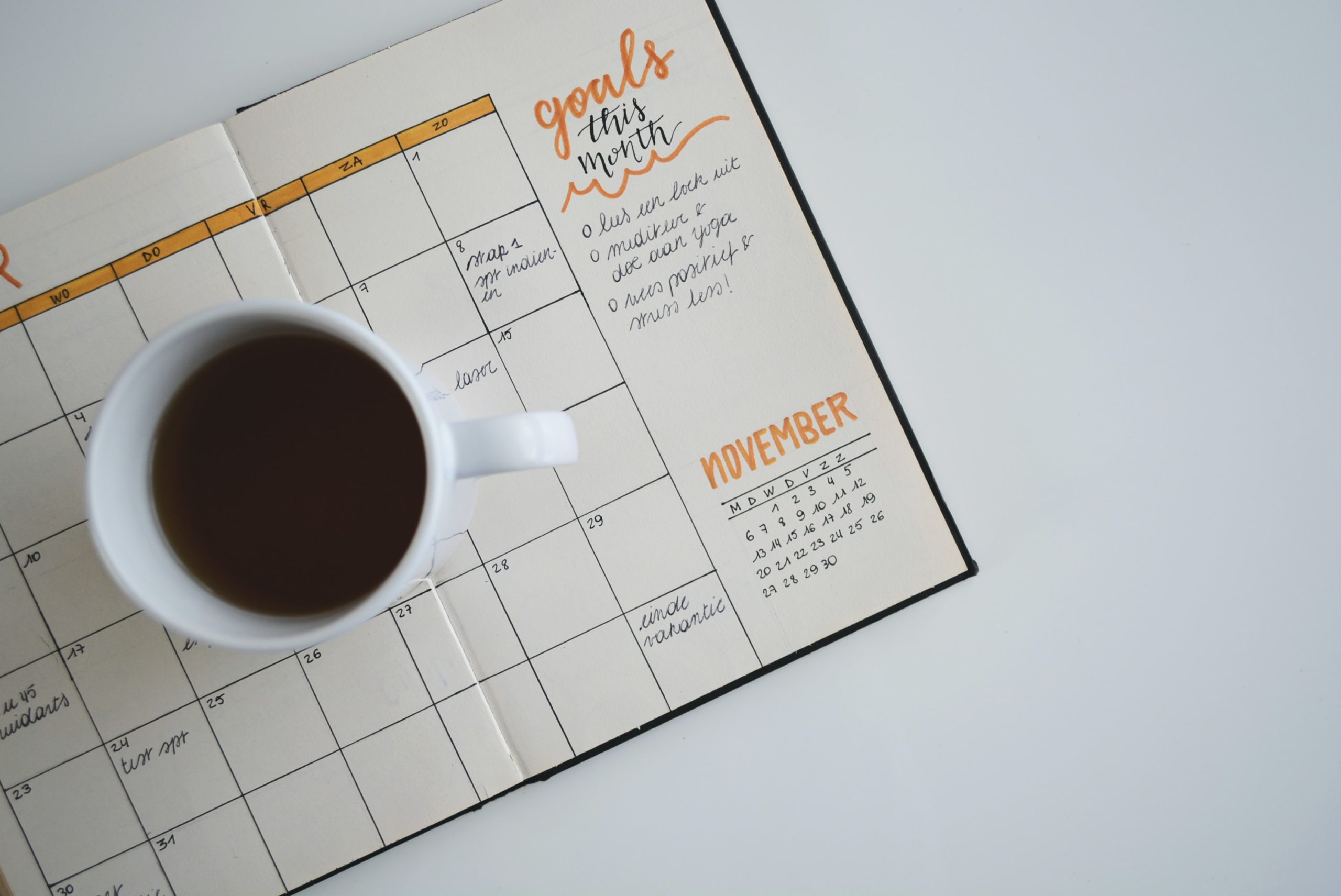 How to have effective meetings by creating and sending agendas